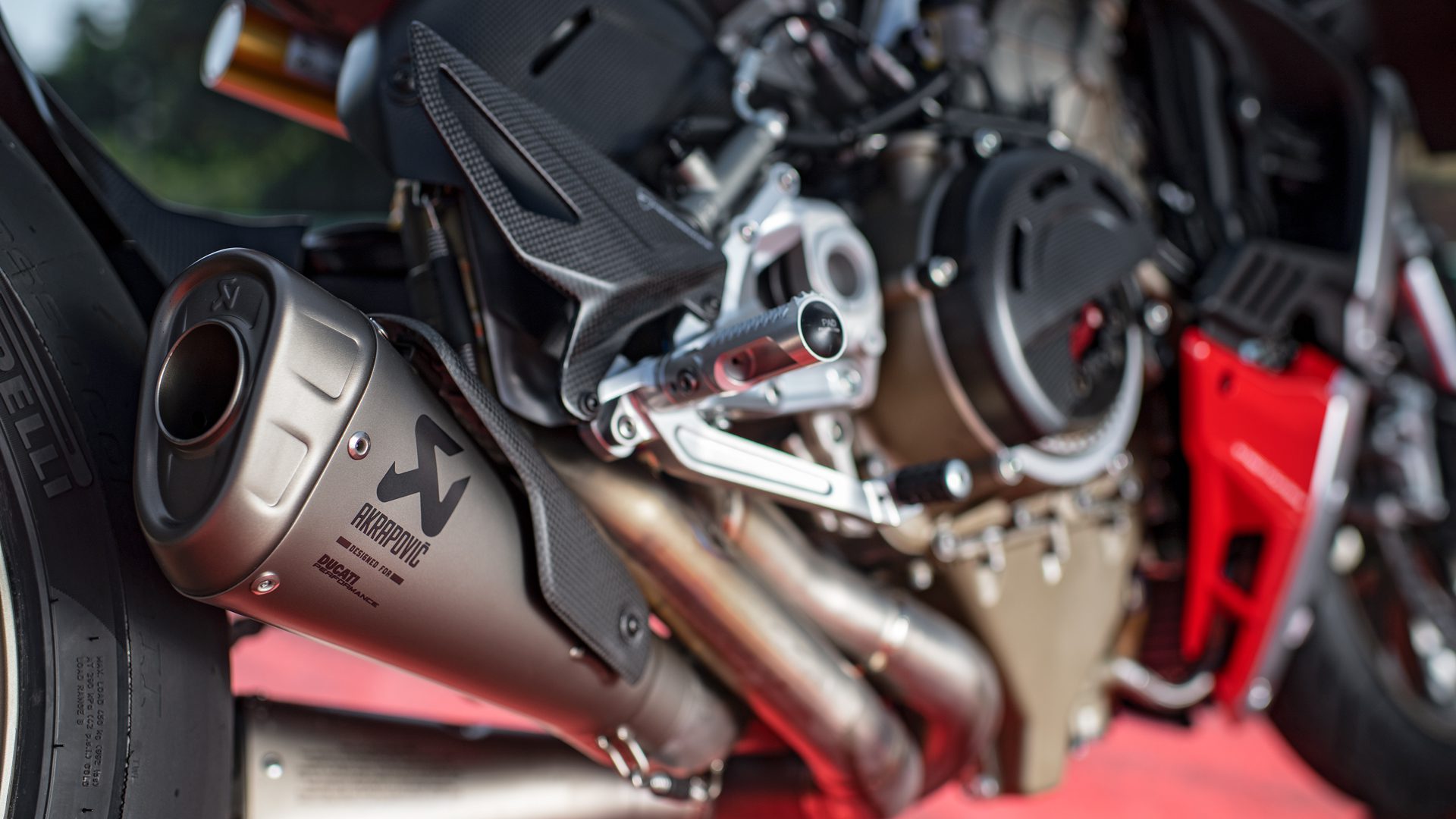 Ducati StreetFighter V4s